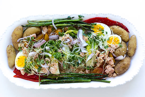 Salade niçoise revisitée avec vinaigrette à l’huile d’olive